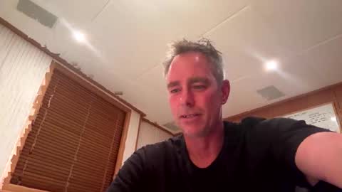 Meau Lest online show from 10/17/25, 07:27