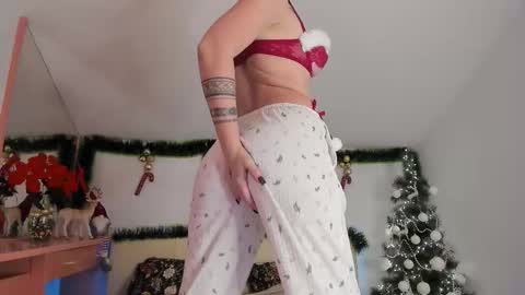 MEDEA  online show from 12/17/25, 02:23