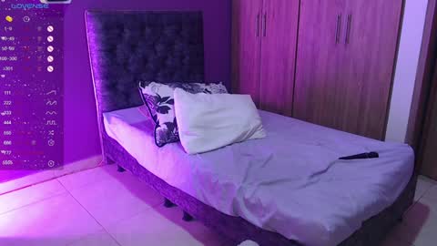 medelyn  Instagram mady evans13 online show from 12/20/24, 11:58