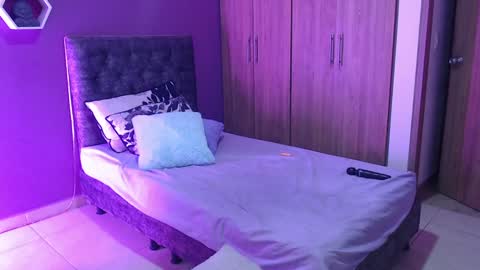 medelyn  Instagram mady evans13 online show from 01/31/25, 11:03