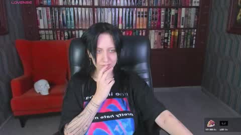 Snapshot of medusagorgona_ chatting on 09/26/25, 01:04 Medusa online show from 09/26/25, 01:04