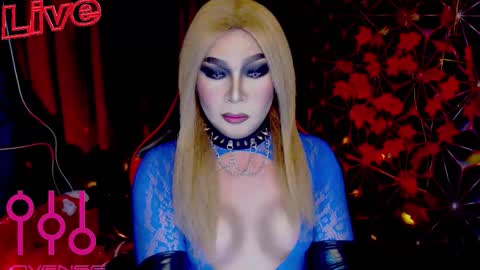 THE QUEEN ALPHA   Queen Medusa Prey online show from 10/31/25, 03:13