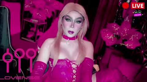 THE QUEEN ALPHA   Queen Medusa Prey online show from 04/28/26, 07:46