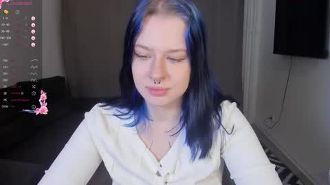 Snapshot of meedlightt chatting on 02/27/26, 07:58 Sue online show from 02/27/26, 07:58