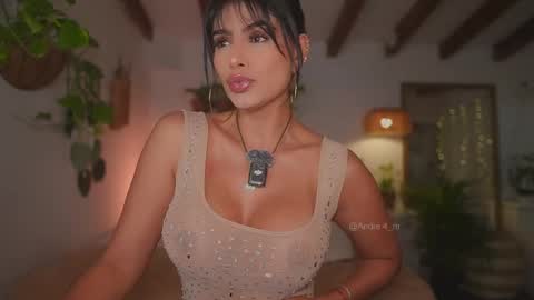 Snapshot of meegan1 chatting on 11/18/25, 11:58 Andrea online show from 11/18/25, 11:58