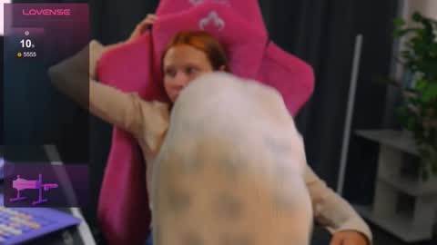 Snapshot of meek_cutie chatting on 09/10/25, 08:58 meek_cutie online show from 09/10/25, 08:58