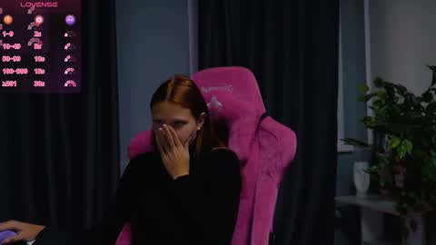 Snapshot of meek_cutie chatting on 09/23/25, 01:08 meek_cutie online show from 09/23/25, 01:08