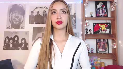 Snapshot of meeowlody chatting on 02/16/25, 12:30 Emily online show from 02/16/25, 12:30