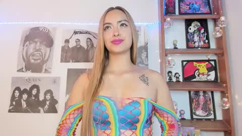 Snapshot of meeowlody chatting on 10/03/25, 11:13 Emily online show from 10/03/25, 11:13