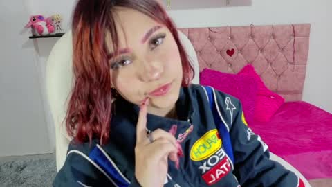 megam_white online show from 04/08/26, 03:17