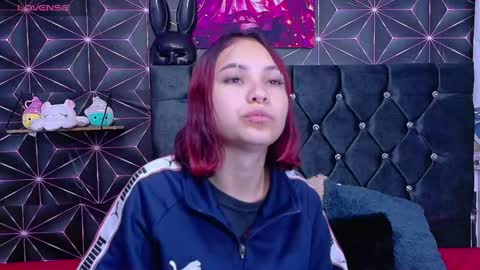megam_white online show from 04/10/26, 12:32