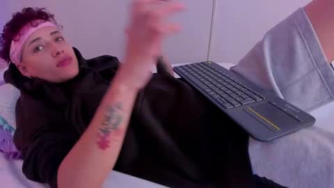 M E G A N online show from 12/21/24, 10:40