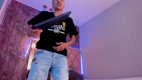 M E G A N online show from 01/18/25, 06:43