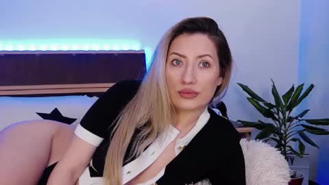 Megan Blazee  online show from 02/21/25, 08:27