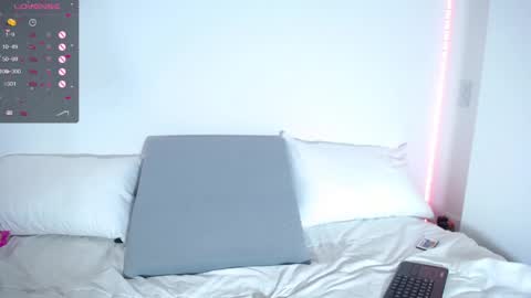 Snapshot of megan_bluee_ chatting on 12/11/24, 03:26 Megan Bluee online show from 12/11/24, 03:26