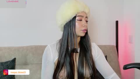 Megan Bluee online show from 02/27/26, 03:45