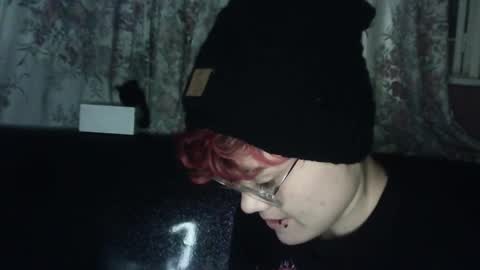 Megan and sophi online show from 12/29/24, 09:17