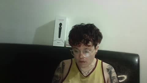 Megan and sophi online show from 02/25/25, 10:47