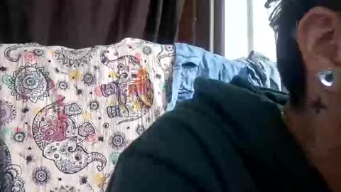 Megan and sophi online show from 10/19/25, 05:30