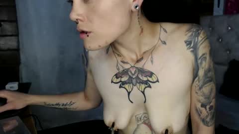 Snapshot of megan_coop3r_ chatting on 06/11/26, 02:53 Megan and sophi online show from 06/11/26, 02:53