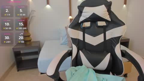 MEGAN COOPER online show from 11/01/25, 07:16