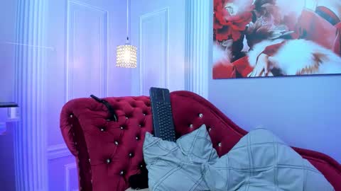 Megan online show from 10/08/25, 11:19