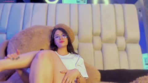 Snapshot of megan_danbury chatting on 03/21/26, 11:48 Megan online show from 03/21/26, 11:48