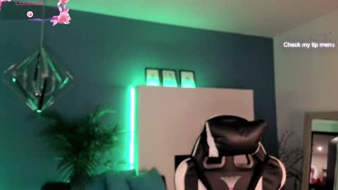    online show from 11/01/25, 04:14