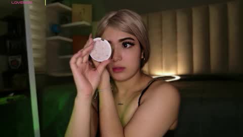 Snapshot of megan_moore__ chatting on 02/13/26, 02:02 online show from 02/13/26, 02:02