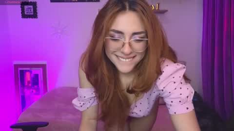                 Laura                 online show from 10/03/25, 11:57