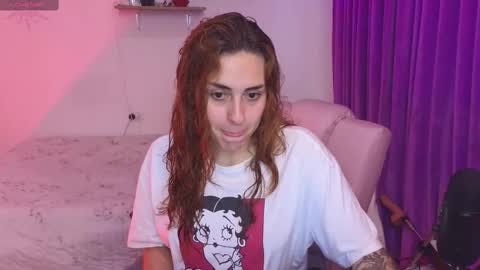                 Laura                 online show from 10/09/25, 10:41