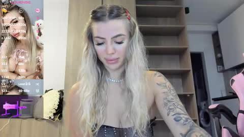 Snapshot of megan_ros_ chatting on 10/04/25, 05:00 Megan online show from 10/04/25, 05:00