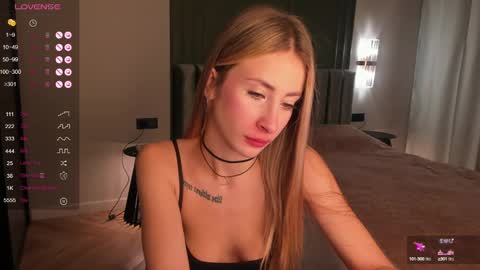 Snapshot of megan_ssstacy chatting on 12/17/24, 01:07 Stacy UTC 700 0800am-0200pm online show from 12/17/24, 01:07