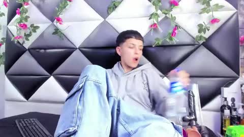 megan_thompsonn_ online show from 10/28/25, 02:37