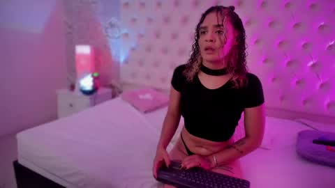 megan_tower online show from 09/15/25, 10:54