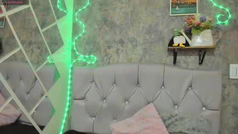 Megan online show from 09/10/25, 11:21