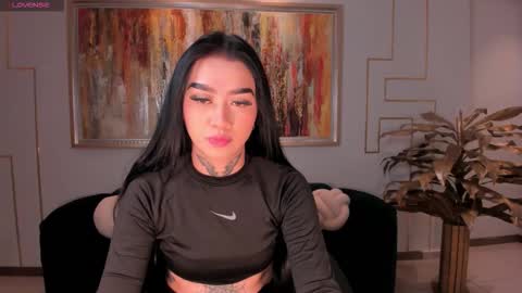 Megan Cross online show from 11/26/25, 04:02