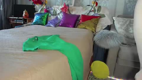 Nicki--------- Welcome to my Room online show from 10/21/25, 07:42