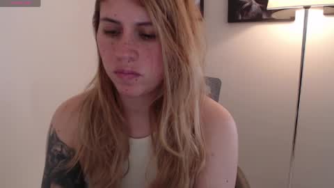 Snapshot of meganlk chatting on 06/05/26, 01:06 MEGAN online show from 06/05/26, 01:06
