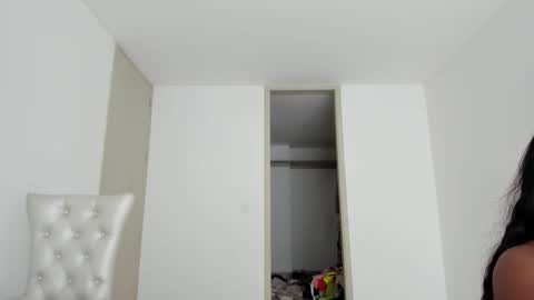 Snapshot of meganmir1 chatting on 10/17/25, 02:52 meganmir1 online show from 10/17/25, 02:52