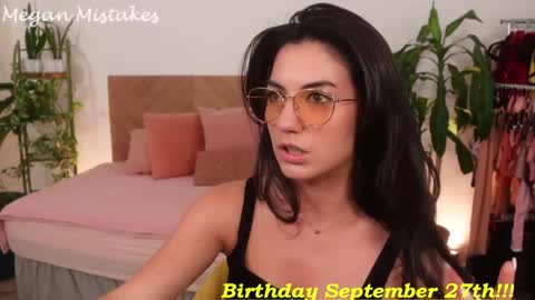 Megan Mistakes online show from 09/15/25, 09:59
