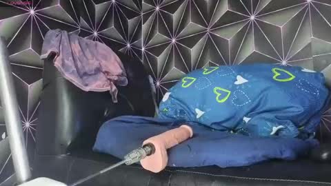 Megan online show from 04/17/26, 10:51