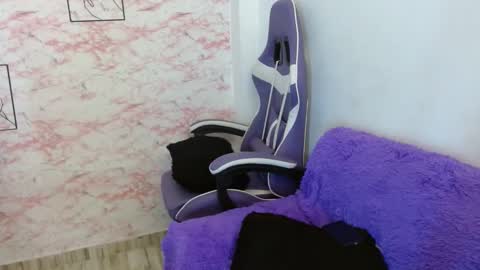 megansweet2 online show from 10/27/25, 12:09