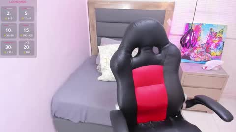 M E G A N  online show from 11/06/25, 03:07