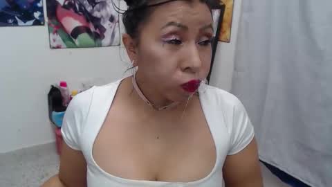 Snapshot of megara_love chatting on 04/25/26, 03:20 megara_love online show from 04/25/26, 03:20
