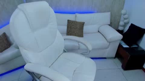 Snapshot of meggan_07 chatting on 01/09/25, 09:48 meggan online show from 01/09/25, 09:48