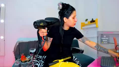 Snapshot of megganjobs chatting on 03/17/26, 10:18 Juli online show from 03/17/26, 10:18