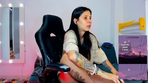 Snapshot of megganjobs chatting on 04/05/26, 12:46 Juli online show from 04/05/26, 12:46