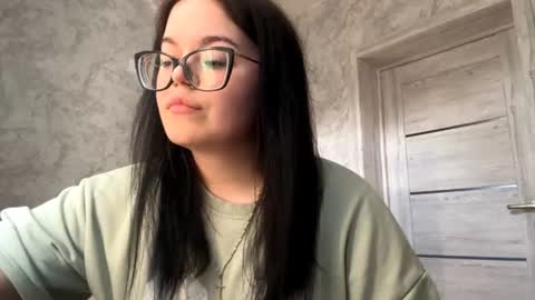 Hanna online show from 06/11/26, 02:04