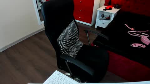 Miss Meghan or MM    online show from 02/05/25, 11:44